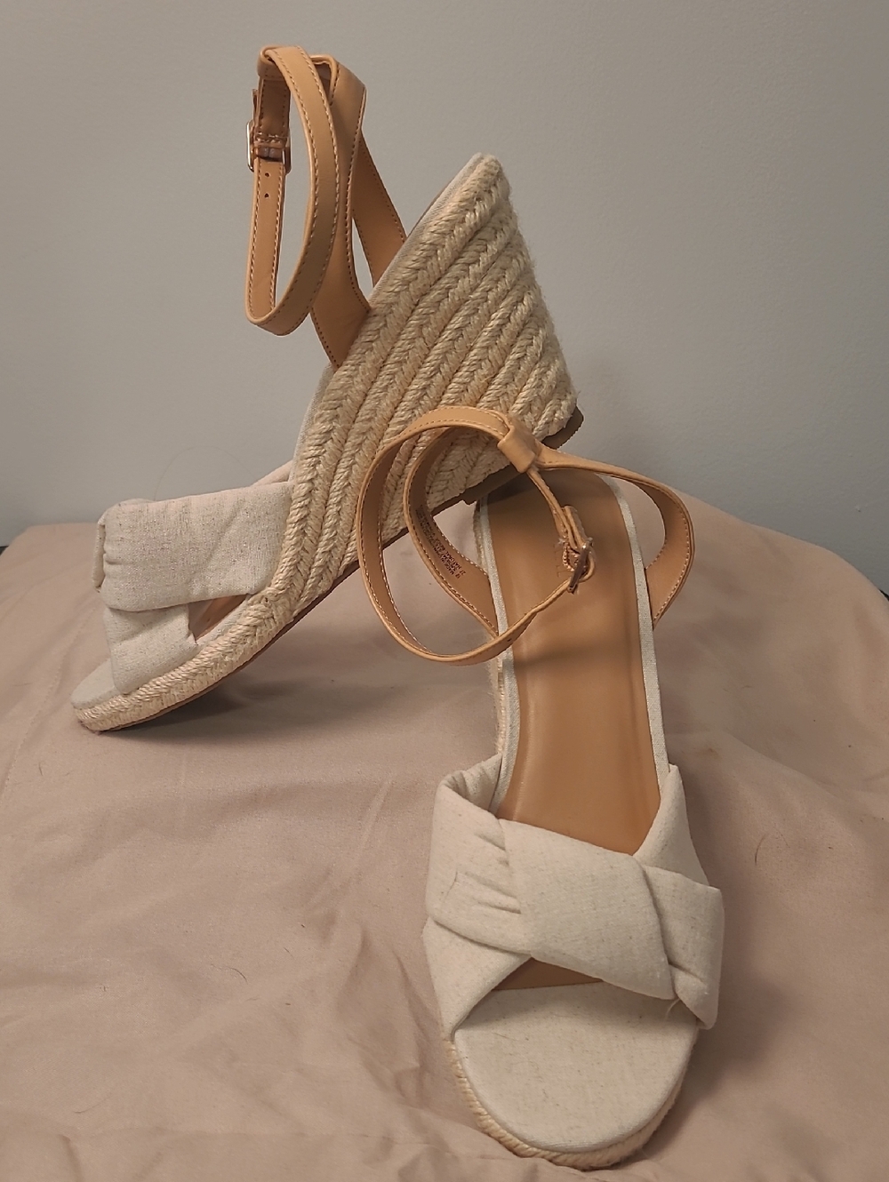 Old Navy Cream Espadrille Wedge Sandals with Ankle Strap Size 10